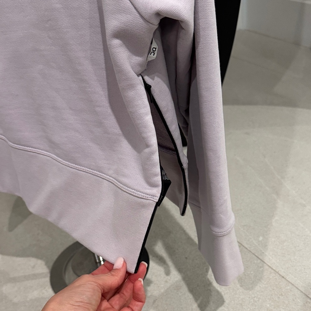 NEW Women's ON CLOUD Running Lilac Purple Crewneck Cotton Top Sweatshirt Small - Picture 5 of 13